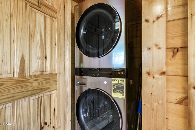 612 Cherry Blossom Way, Pigeon Forge, TN 37863