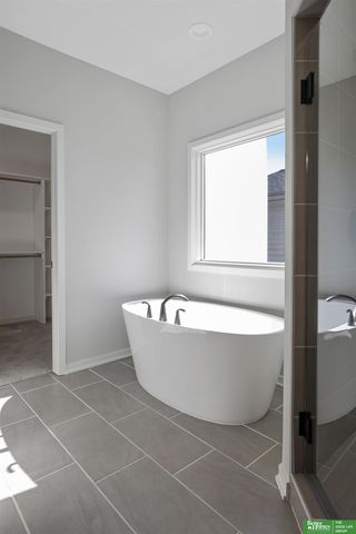 5508 N 213 Street, Elkhorn, NE 68022