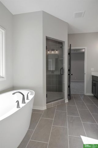 5508 N 213 Street, Elkhorn, NE 68022