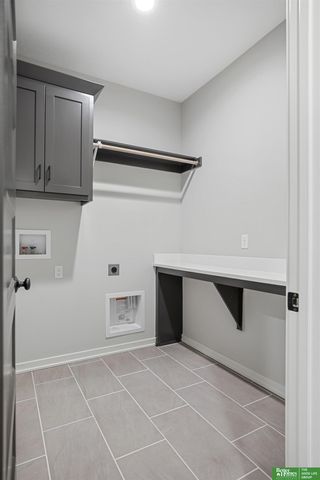 5508 N 213 Street, Elkhorn, NE 68022