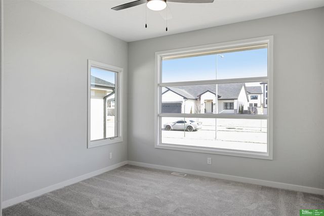 5508 N 213 Street, Elkhorn, NE 68022