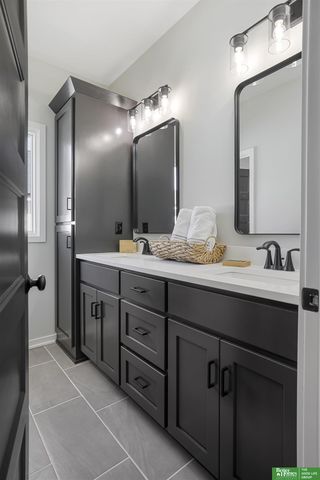 5508 N 213 Street, Elkhorn, NE 68022