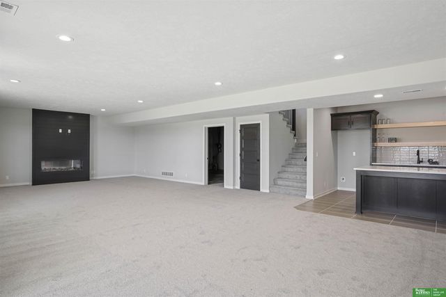 5508 N 213 Street, Elkhorn, NE 68022