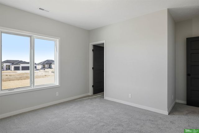 5508 N 213 Street, Elkhorn, NE 68022