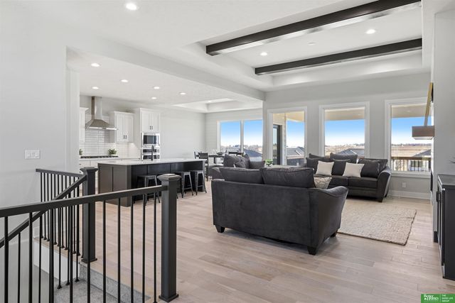 5508 N 213 Street, Elkhorn, NE 68022