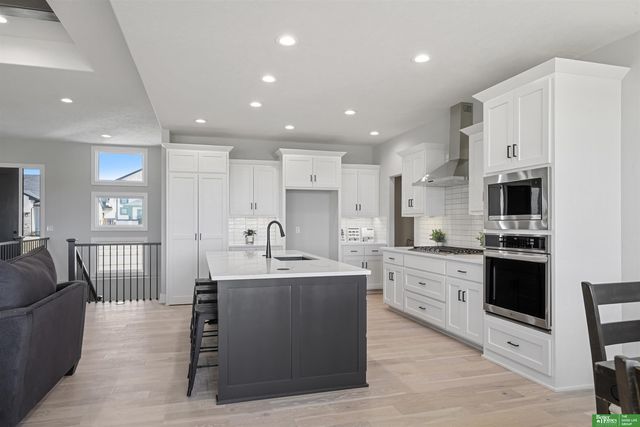 5508 N 213 Street, Elkhorn, NE 68022