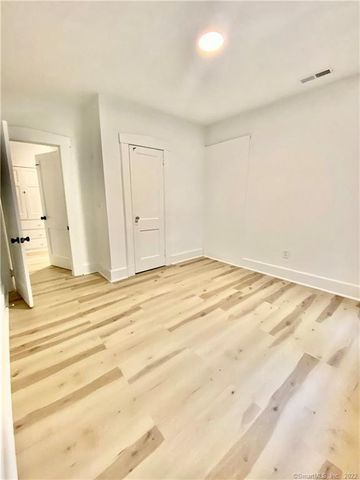 25 Beecher Place, New Haven, CT 06515