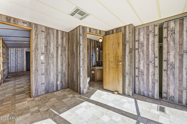 3580 POWER LINE Drive, Overgaard, AZ 85933