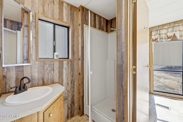 3580 POWER LINE Drive, Overgaard, AZ 85933