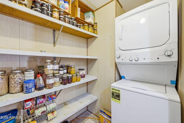 3580 POWER LINE Drive, Overgaard, AZ 85933