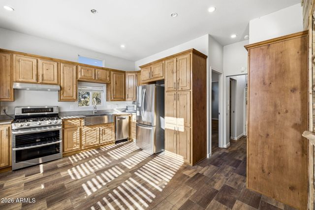 3580 POWER LINE Drive, Overgaard, AZ 85933