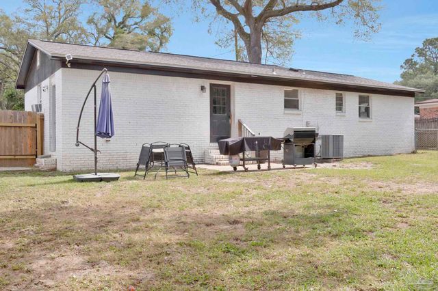 5837 Scotland Rd, Pensacola, FL 32526