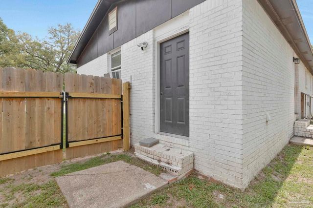 5837 Scotland Rd, Pensacola, FL 32526