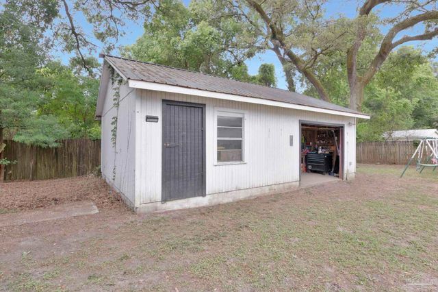 5837 Scotland Rd, Pensacola, FL 32526