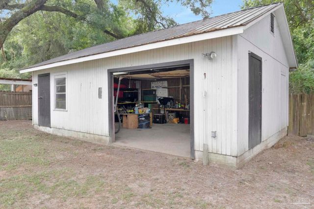 5837 Scotland Rd, Pensacola, FL 32526