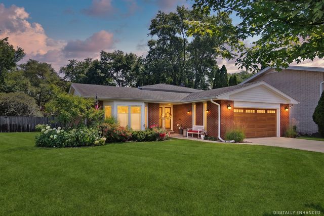 6833 N Concord Lane N, Niles, IL 60714