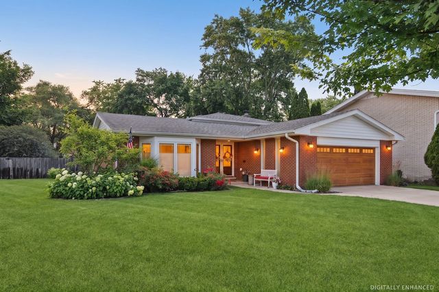 6833 N Concord Lane N, Niles, IL 60714