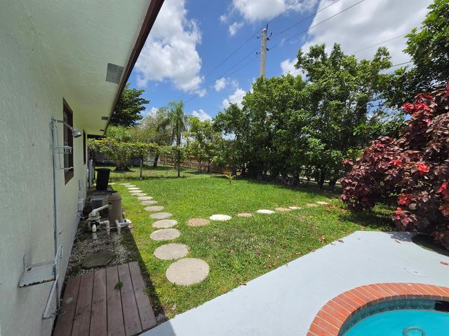 4911 ATAMAN, Boca Raton, FL 33428