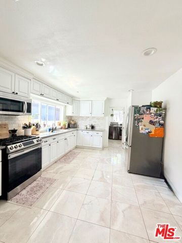 2940 Live Oak Street, Huntington Park, CA 90255