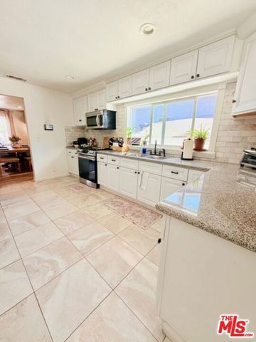 2940 Live Oak Street, Huntington Park, CA 90255