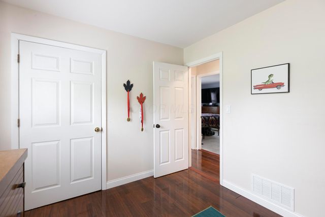 47 E Lynnwood Drive, Hebron, OH 43025