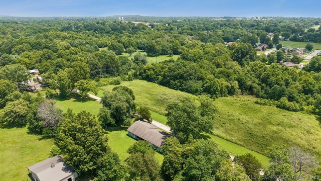15198 S 285th East Avenue, Coweta, OK 74429