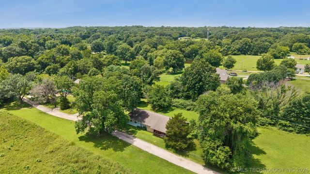 15198 S 285th East Avenue, Coweta, OK 74429