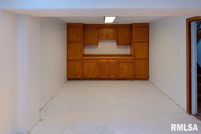 5909 N KEENLAND Avenue, Peoria, IL 61614