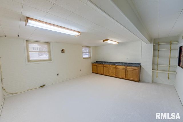 5909 N KEENLAND Avenue, Peoria, IL 61614