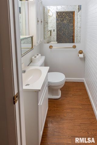 5909 N KEENLAND Avenue, Peoria, IL 61614