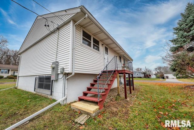 5909 N KEENLAND Avenue, Peoria, IL 61614