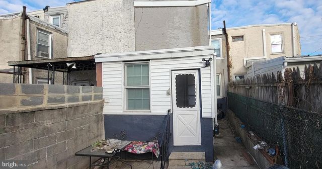 2643 EMERALD ST, Philadelphia, PA 19125