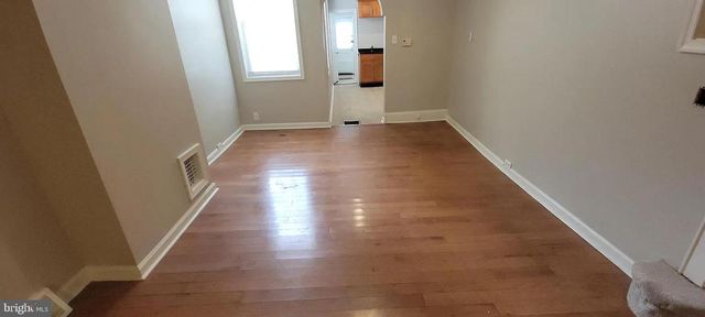 2643 EMERALD ST, Philadelphia, PA 19125