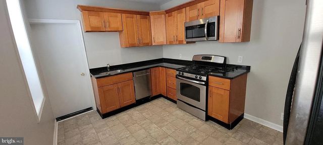 2643 EMERALD ST, Philadelphia, PA 19125