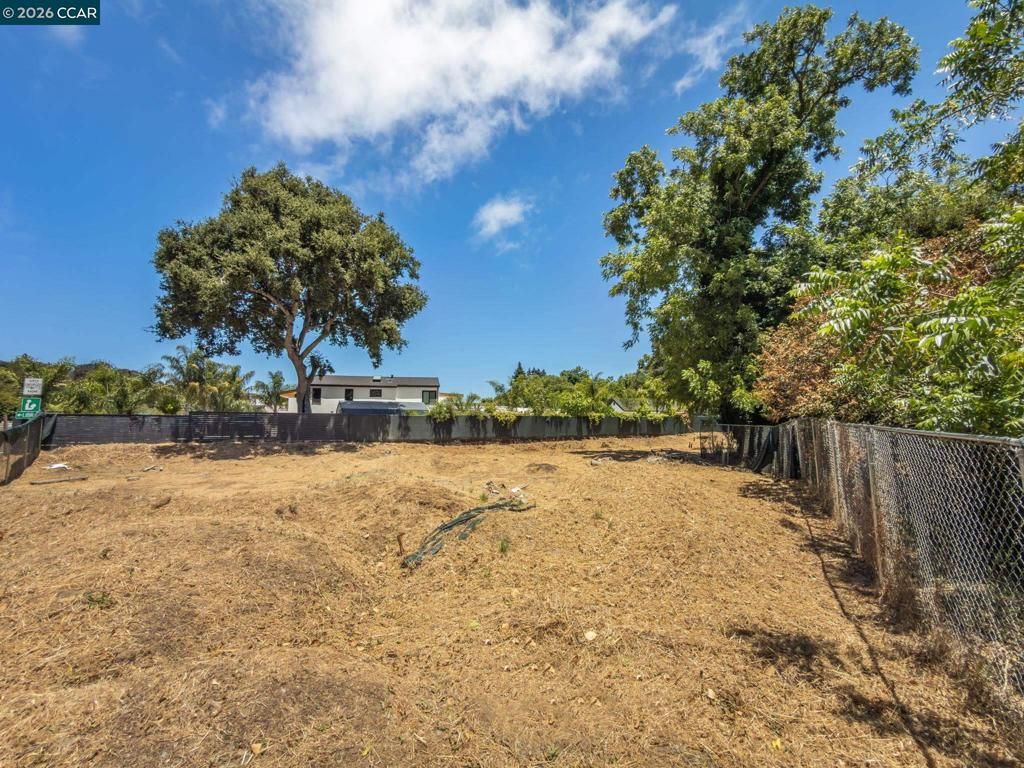 Image 10 of property listing at 4150 Appian Way, El Sobrante, CA 94803