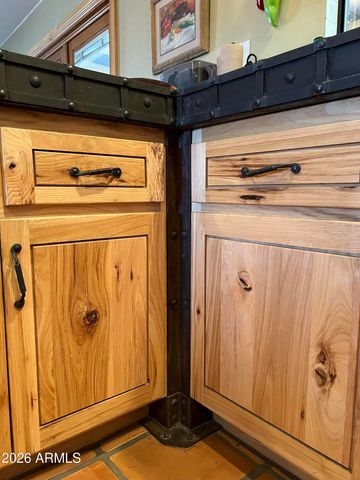 4634 E LA PUENTE Avenue, Phoenix, AZ 85044