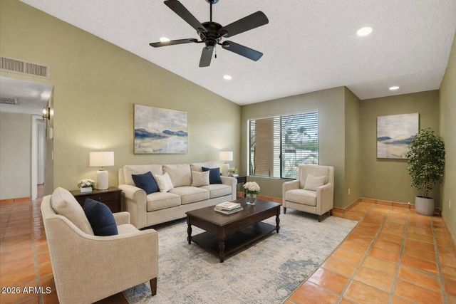 4634 E LA PUENTE Avenue, Phoenix, AZ 85044