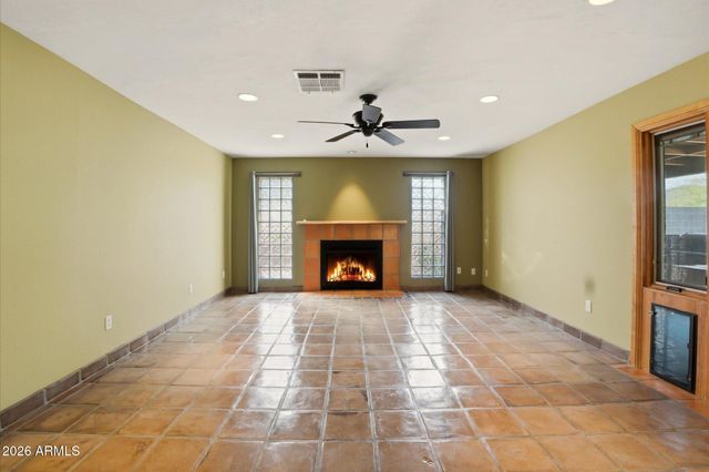 4634 E LA PUENTE Avenue, Phoenix, AZ 85044