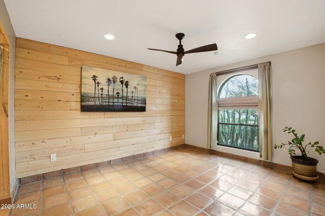 4634 E LA PUENTE Avenue, Phoenix, AZ 85044