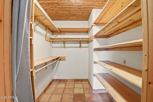 4634 E LA PUENTE Avenue, Phoenix, AZ 85044