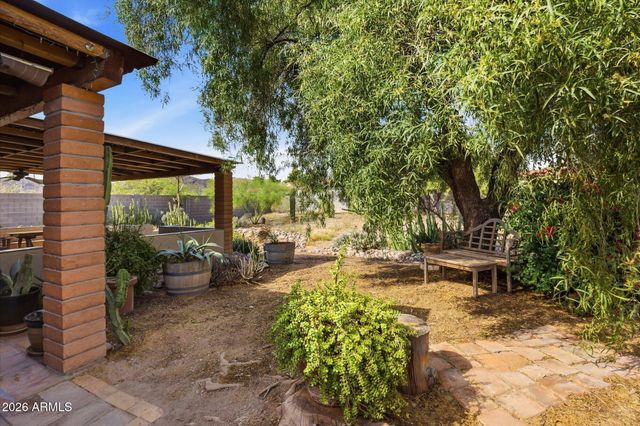 4634 E LA PUENTE Avenue, Phoenix, AZ 85044