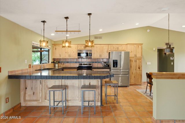 4634 E LA PUENTE Avenue, Phoenix, AZ 85044