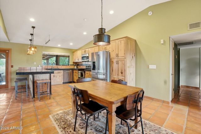 4634 E LA PUENTE Avenue, Phoenix, AZ 85044