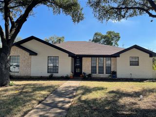 212 Diane Drive, Sanger, TX 76266