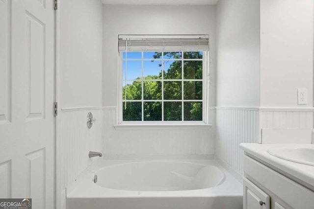 726 Breeze Lane, Woodstock, GA 30188