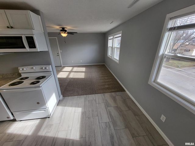 3234 HEATHERTON 6, Davenport, IA 52804