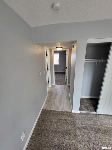 3234 HEATHERTON 6, Davenport, IA 52804