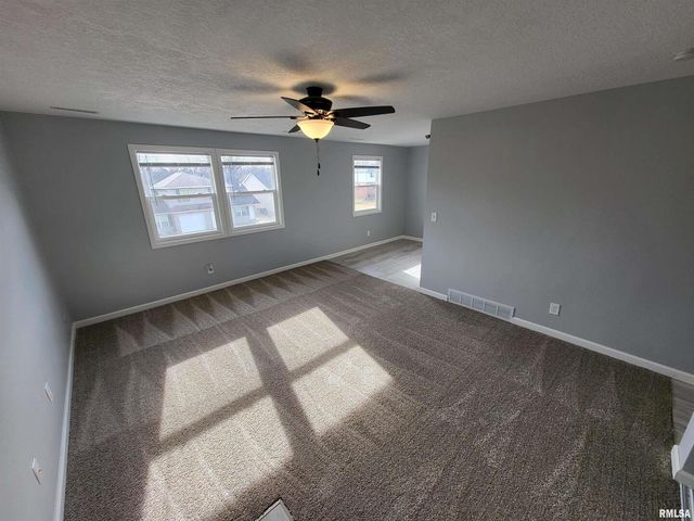 3234 HEATHERTON 6, Davenport, IA 52804