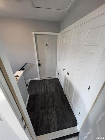 3234 HEATHERTON 6, Davenport, IA 52804