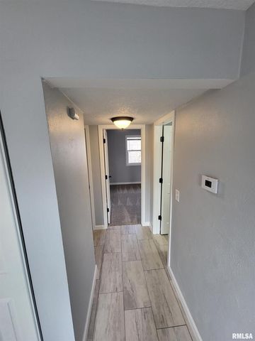 3234 HEATHERTON 6, Davenport, IA 52804